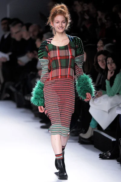 Look 25